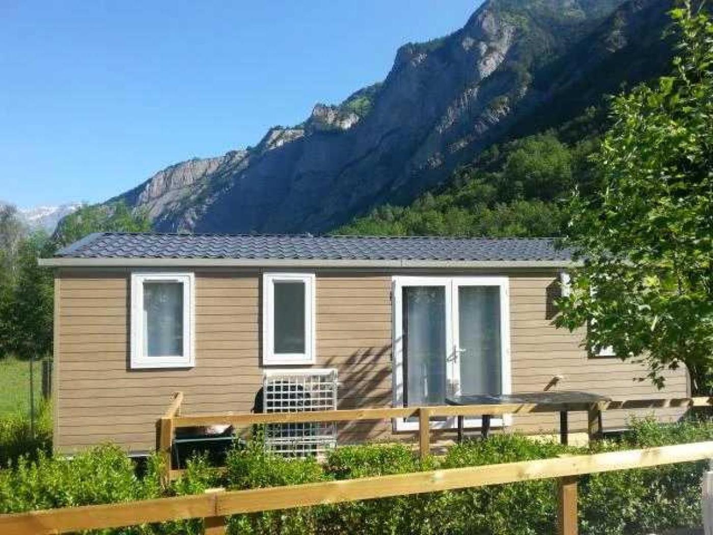 Camping 5 Etoiles - Piscine - Eeceff Le Bourg-dʼOisans Exterior foto